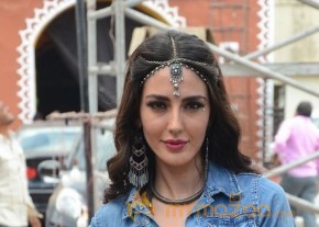 Farah Karimi Thikka Item Girl Hot Photos photo 32