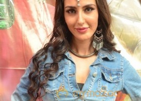 Farah Karimi Thikka Item Girl Hot Photos photo 7
