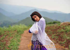 Genelia In Katha photo 6