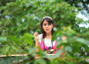Genelia In Katha photo 10
