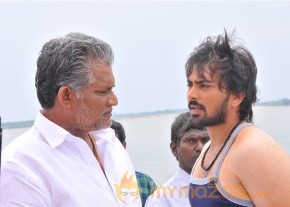 Godavari Navvindi Telugu Movie Stills