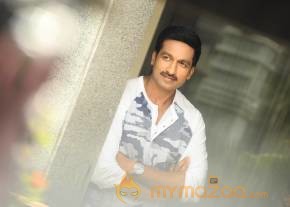 Gopichand Soukyam Telugu Movie Stills