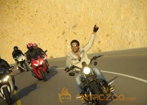 Gunde Jaari Gallanthayindhe New Movie Stills  photo 4