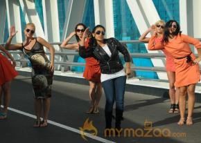 Gunde Jaari Gallanthayindhe New Movie Stills  photo 15