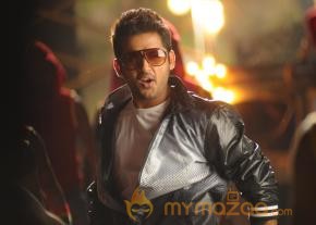 Gunde Jaari Gallanthayindhe New Movie Stills  photo 3