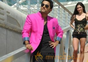Gunde Jaari Gallanthayindhe New Movie Stills  photo 20
