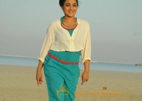Gunde Jaari Gallanthayindhe New Movie Stills  photo 35