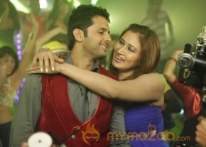 Gunde Jaari Gallanthayindhe New Movie Stills  photo 40