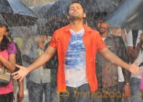 Gunde Jaari Gallanthayindhe New Movie Stills  photo 6