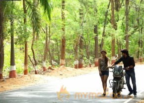 Iddaram Movie Latest Photos photo 8