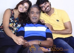 Iddaram Movie Latest Photos photo 2