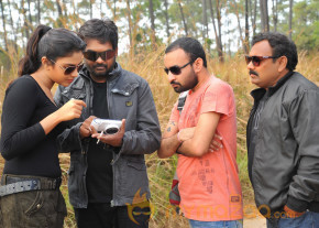 Iddarammailatho Working Stills  photo 6
