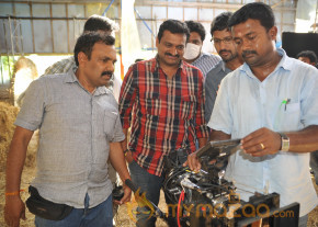 Iddarammailatho Working Stills  photo 8