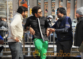 Iddarammailatho Working Stills  photo 5
