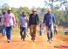 Iddarammayilatho Movie & Working Stills  photo 7