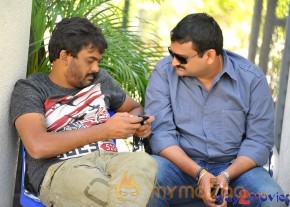 Iddarammayilatho Movie Working Stills  photo 42
