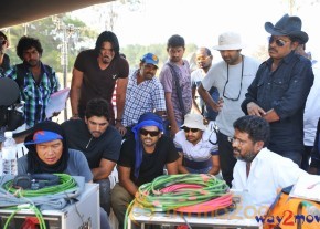 Iddarammayilatho Movie Working Stills  photo 9