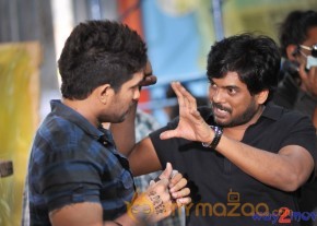 Iddarammayilatho Movie Working Stills  photo 36
