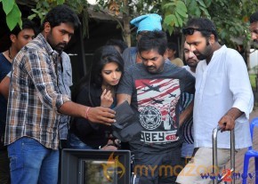 Iddarammayilatho Movie Working Stills  photo 35