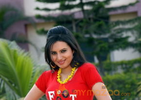 Ista Sakhi Movie Stills Gallery  photo 17