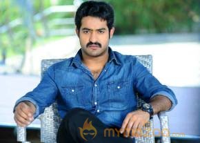 Jr.Ntr Stills in Ramayya Vastavayya Movie  photo 3