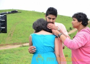 Kalyana Vaibhogame Movie New Pics photo 11