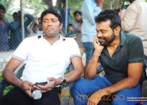 Kumari 21 F Movie Working Stills  photo 6