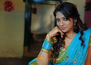 Madhumathi Latest Stills  photo 5