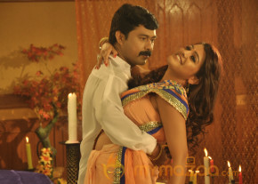 Maharajasri Gaaligadu Movie Hot Stills  photo 37