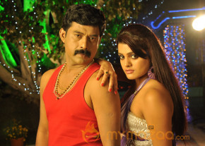 Maharajasri Gaaligadu Movie Hot Stills  photo 26