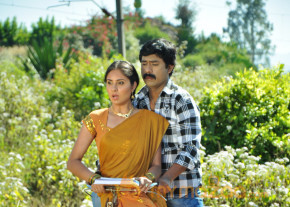 Maharajasri Gaaligadu Movie Hot Stills  photo 14
