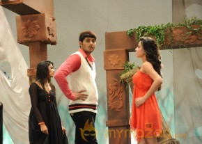 Manasunu Maya Seyyake Movie Onlocation Stills  photo 9
