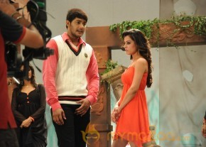 Manasunu Maya Seyyake Movie Onlocation Stills  photo 20