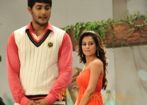 Manasunu Maya Seyyake Movie Onlocation Stills  photo 4