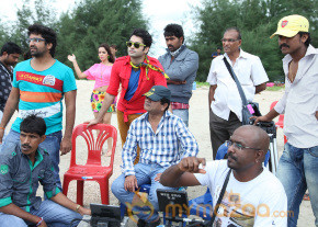 Masala Movie Working Stills  photo 19