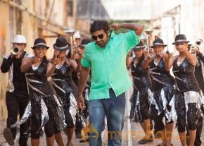 Nayana Tara Naanum Rowdydhaan Movie New Stills photo 5