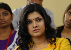 NH 4 Movie Stills  photo 16