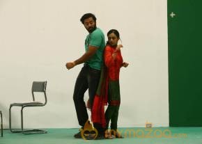 Nithya Menon In Ee Velalo Movie Stills photo 11