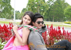 Nuvve Naa Bangaram New Movie Stills photo 20