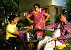 Nuvve Naa Bangaram New Movie Stills photo 25