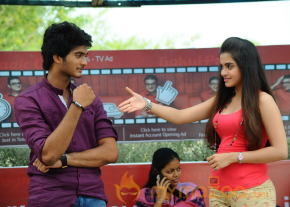 Nuvve Naa Bangaram New Movie Stills photo 2