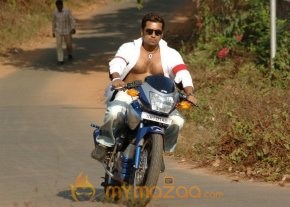 Nuvvu Nenu Prema Movie Stills photo 5