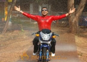 Nuvvu Nenu Prema Movie Stills photo 13