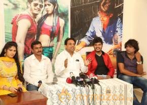 Okkaditho Modhalaindhi Movie Press Meet Stills photo 2