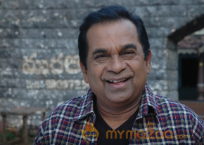 Pakdo Pakdo Movie New Stills  photo 11