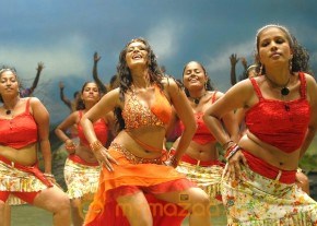 Anushka in Puli Veta Movie Gallery photo 3