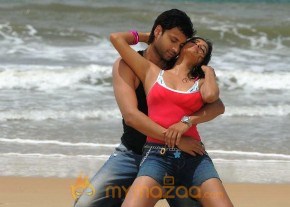 Raaj Movie Latest Stills photo 18