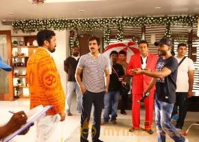 Raasi Khanna in Bengal Tiger Telugu Movie Working Stills photo 6