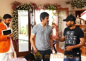 Raasi Khanna in Bengal Tiger Telugu Movie Working Stills photo 9