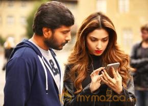 Raasi Khanna in Bengal Tiger Telugu Movie Working Stills photo 7